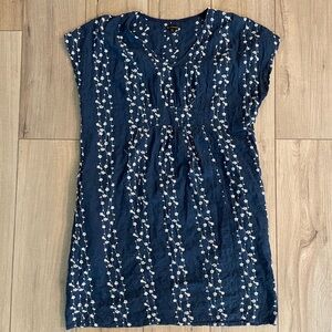 Coco + Carmen Short Sleeve Floral Embroidered Navy Blue and White Summer Dress